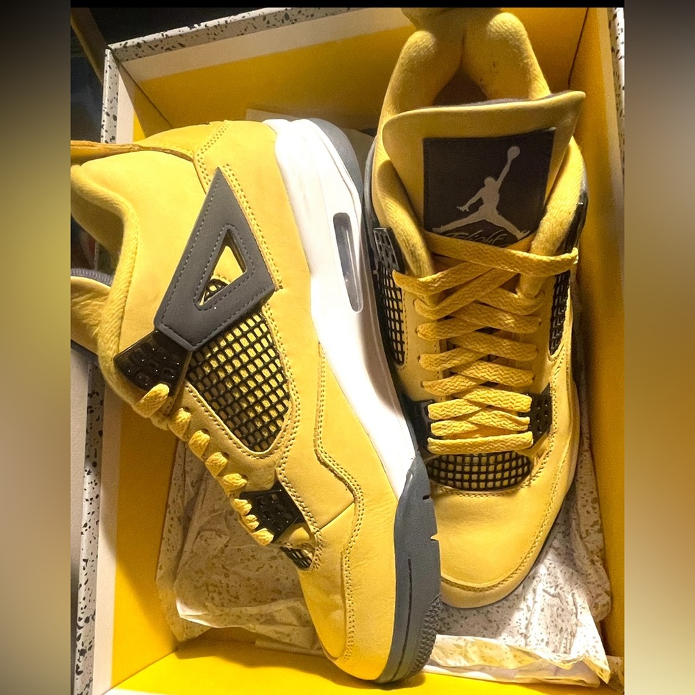 jordan 4 lightning 2021 retail